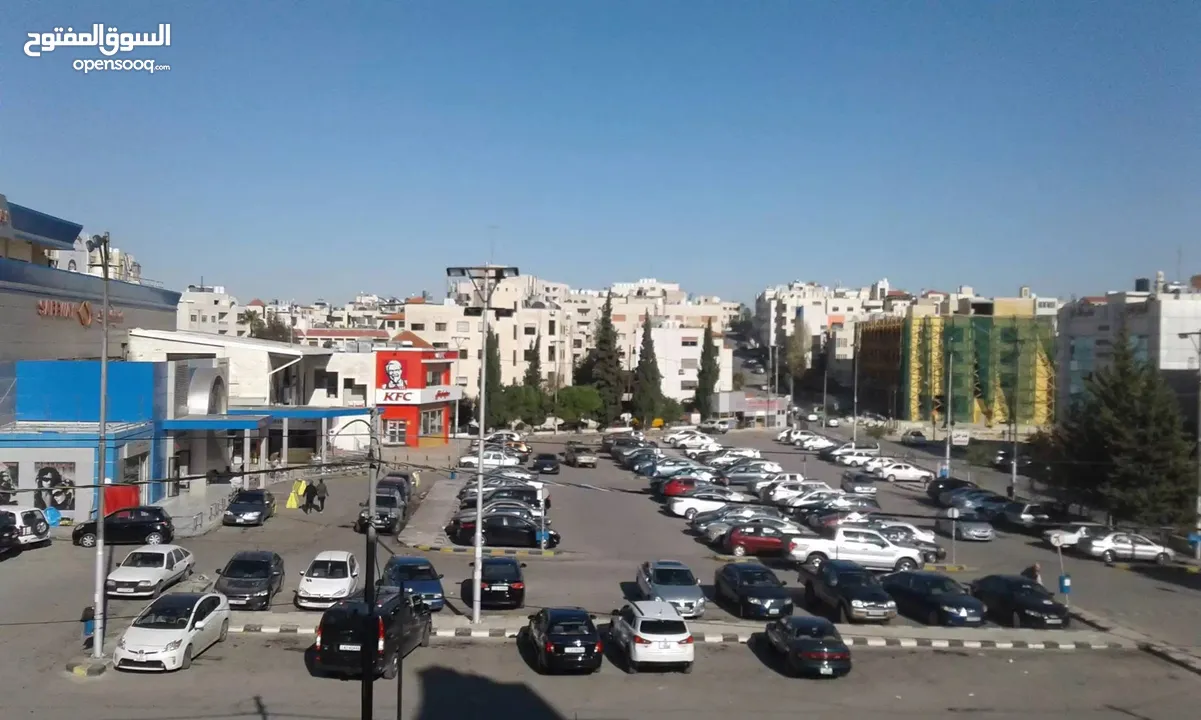 شقة مؤثثة للبيع مقابل سيفوي شميساني