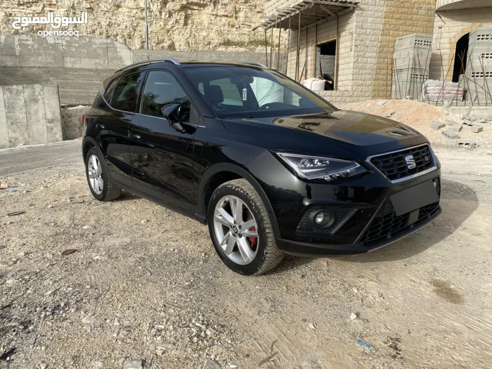 سيات ارونا للبيع