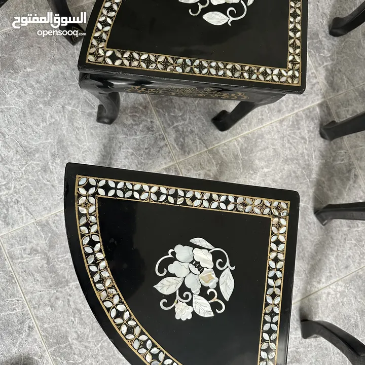 طاولات  خشب مطعم بالصدف