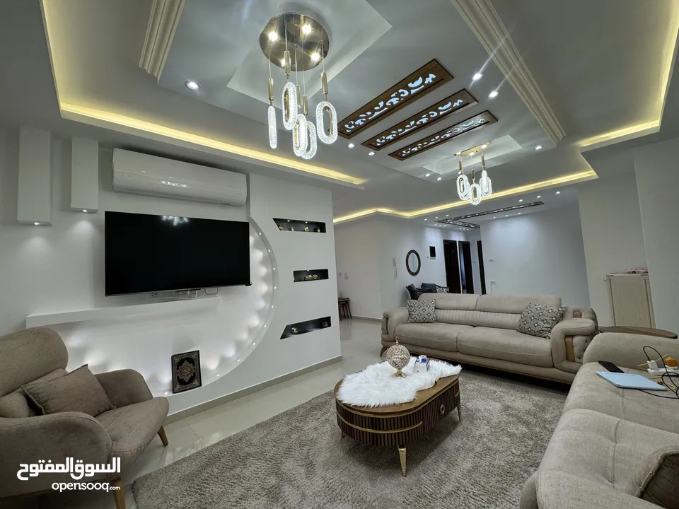 شقة مع العفش للبيع الارسال