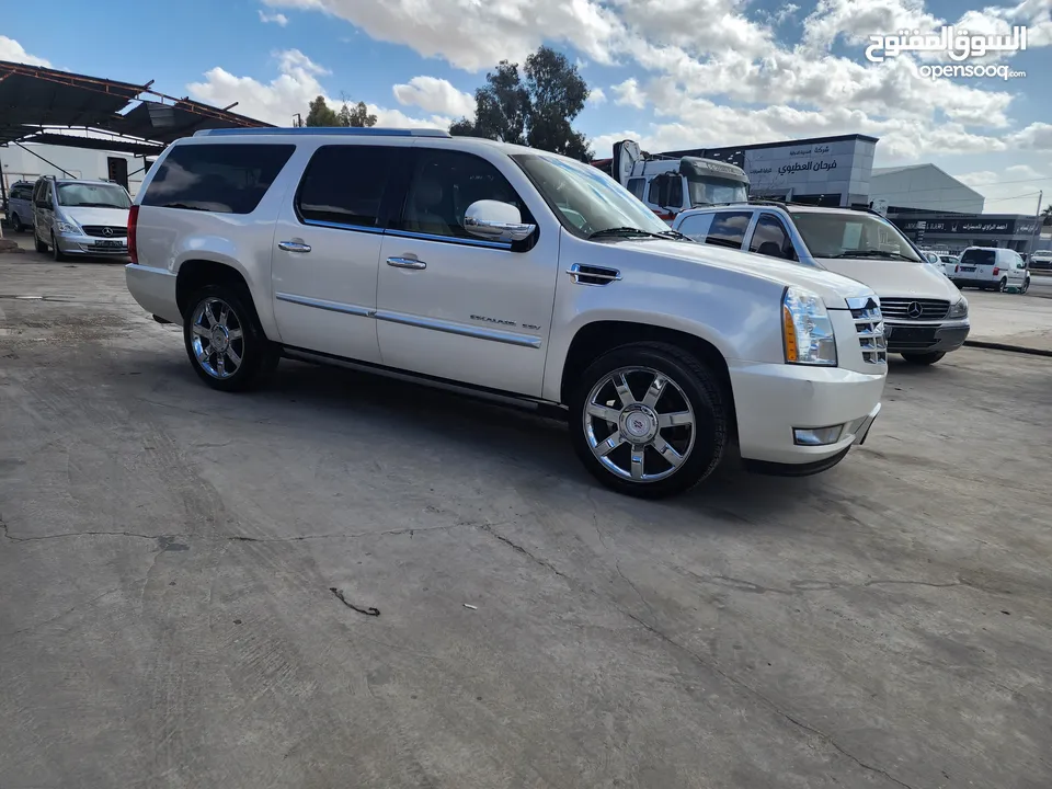 كاش أو اقساط من المالك كاديلاك اسكاليد 2011 VIP PLATINUM XL مميزه جدا 6.2cc
