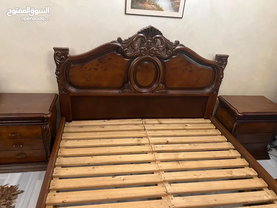 للبيع – غرفة نوم خشب زان فاخرة بسعر لقطة!
