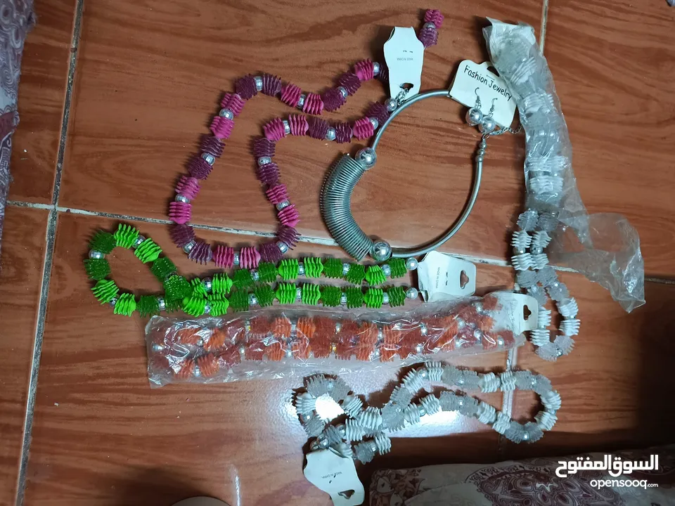 نثريات للبيع