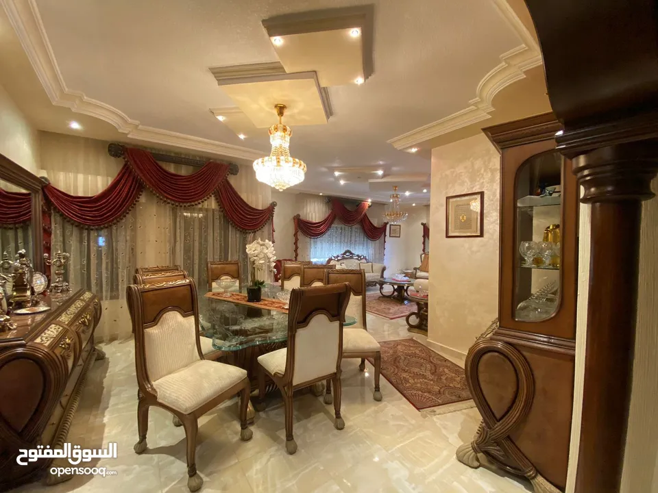 عمارة عائلية للبيع ام اذينه الجنوبي منطقه فلل بسعر مناسب جدا