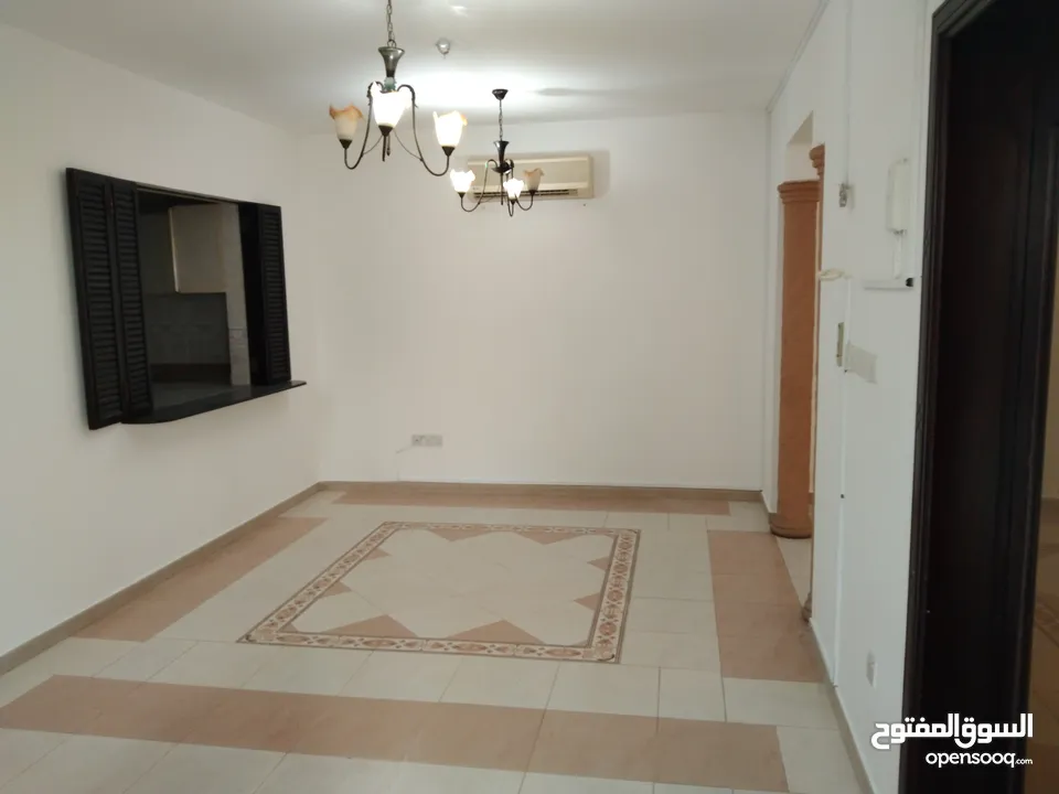 1Me10Commercial 4 BHK Villa for rent in Azaiba near Noor Shopping.