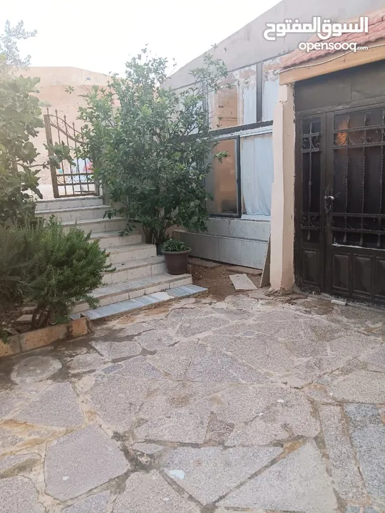 شقة بجبل طارق قرب دوار البقيع بسعر مغري
