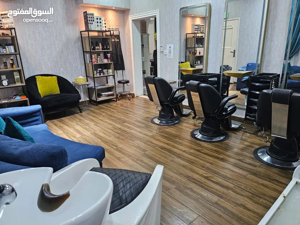 صالون نسائي فرصة استثمارية مميزة - للبيع مركز تجميل فاخر (صالون للسيدات) من المالك مباشرة بالشارقة