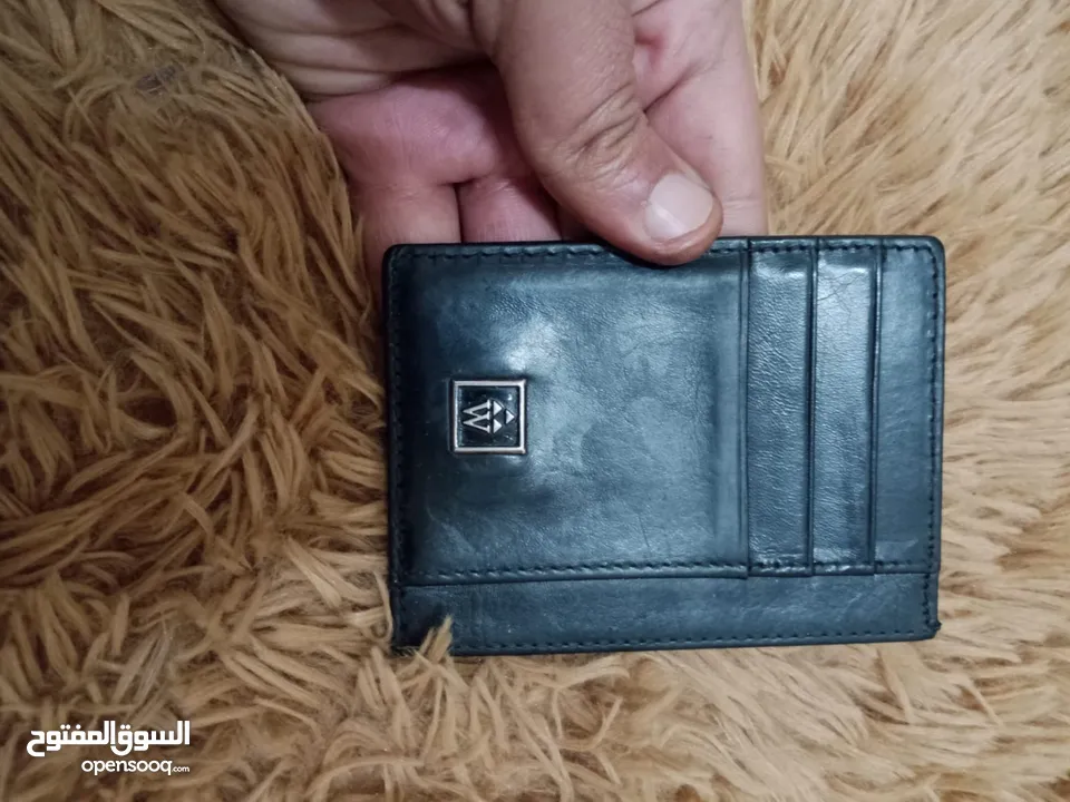 محفظة جلدية فاخرة WINNER GENUINE LEATHER للرجال مصنوعة من الجلد الأصلي الطبيعي 100 ٪ بحالة ممتازة.