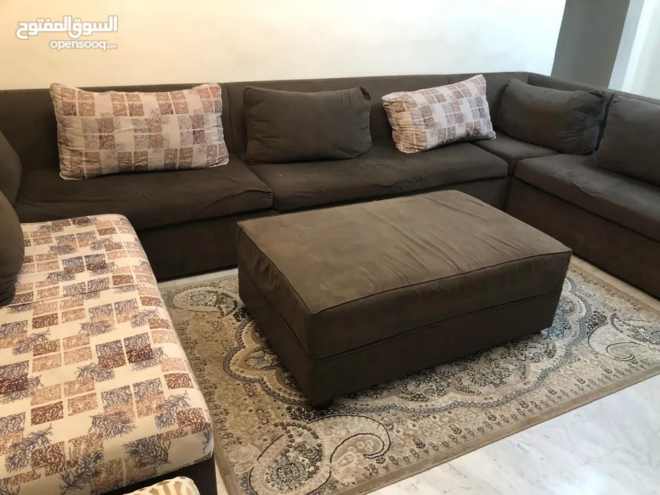 كنب كورنر للبيع مع متفرقات