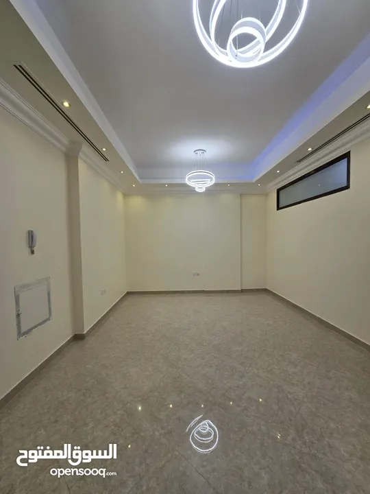 للايجار الشهري بدون فرش  شقة #فندقية ثلاث غرف وصالة في #عجمان   اول ساكن شهري بدون فرش في #الروضة