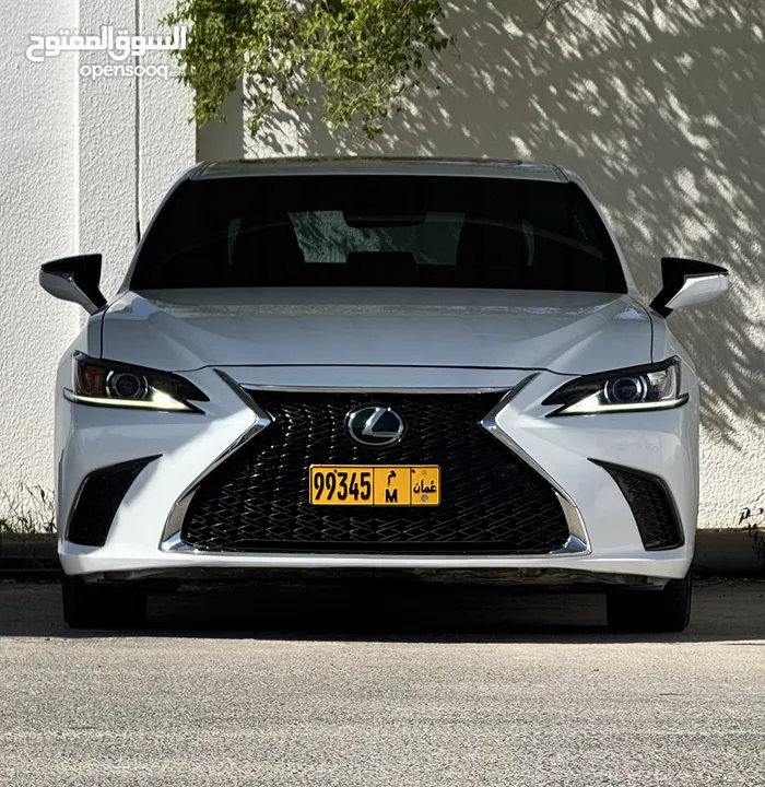 لكزس ES350 Fsportمديل 2020  نظيف جدا وجاهز للاستخدام ضمان جير ومكينه وشاصي