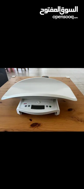 ميزان بيبي اطفال ديجيتال رقمي seca صنع فرنسا وتستطيع تحديد كمية الحليب المناسبه للبيبي جديد استعمال