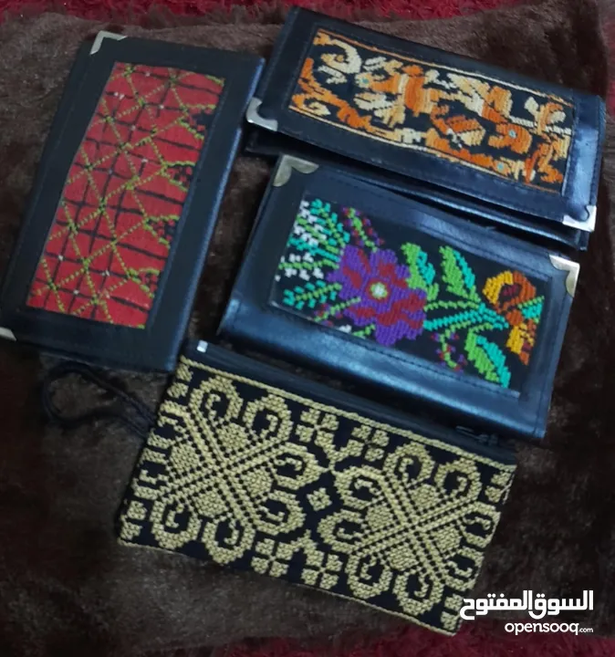 مجموعة جزادين يد جلد طبيعي تطريز يدوي وصحة  زيتون