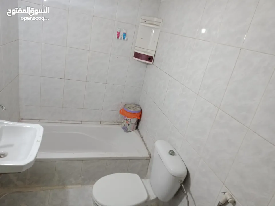 شقه للايجار بالقرب من دوار البياضه  تلفون