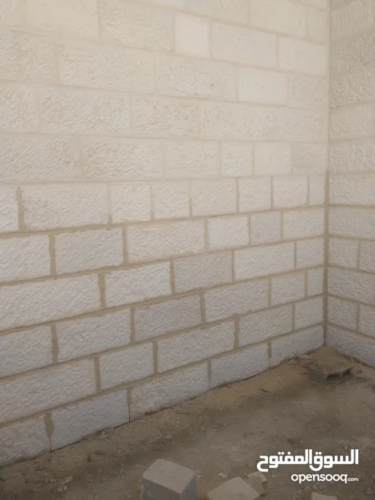 ابو عميد للمقاولاتتكحيل حجر وتلبيس حجر وقصارة داخلي وخارجي وقصارة عتيكوت وعمل شلالات عزل اسطح وجدران