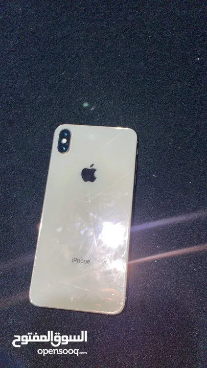 ايفون x s max  للبيع بسعر مغري