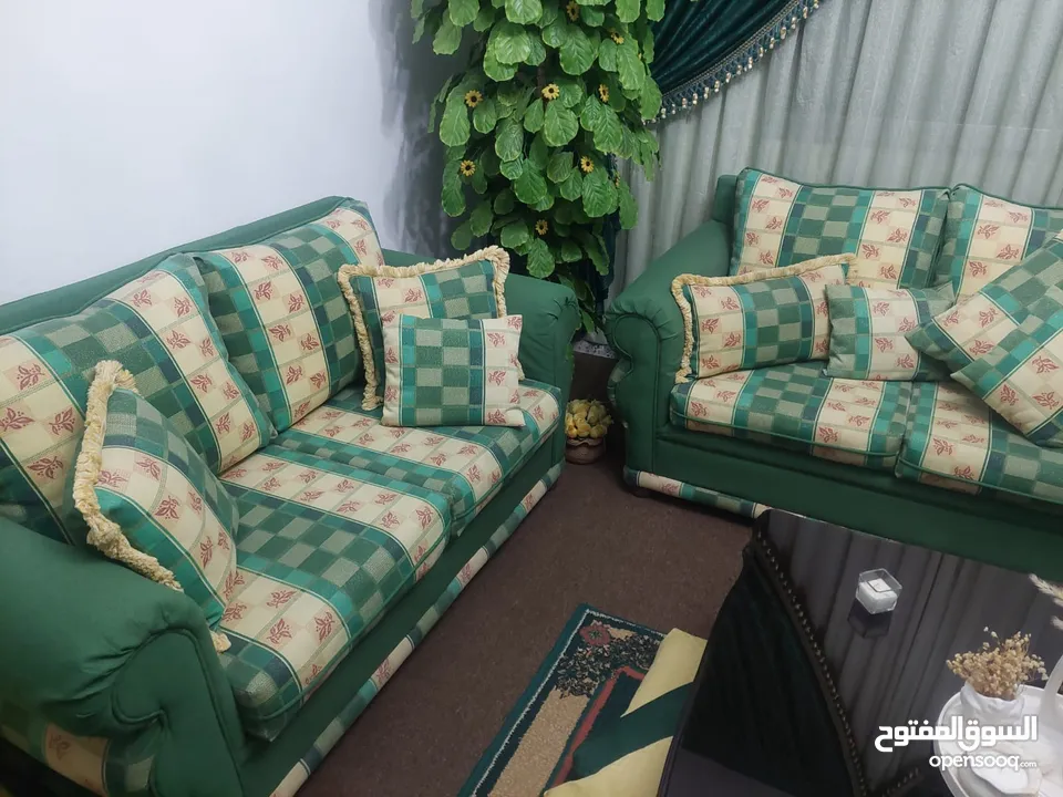 طقم كنب غرفة ضيوف الطقم بحال جديد