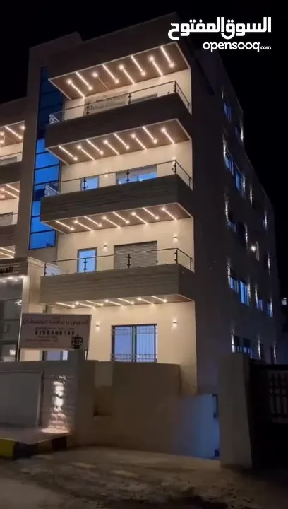 شقة ثالث مع روف مساحة 200م فاخرة و بأعلى المواصفات باجمل مناطق البنيات منطقة فلل قرب الحرية