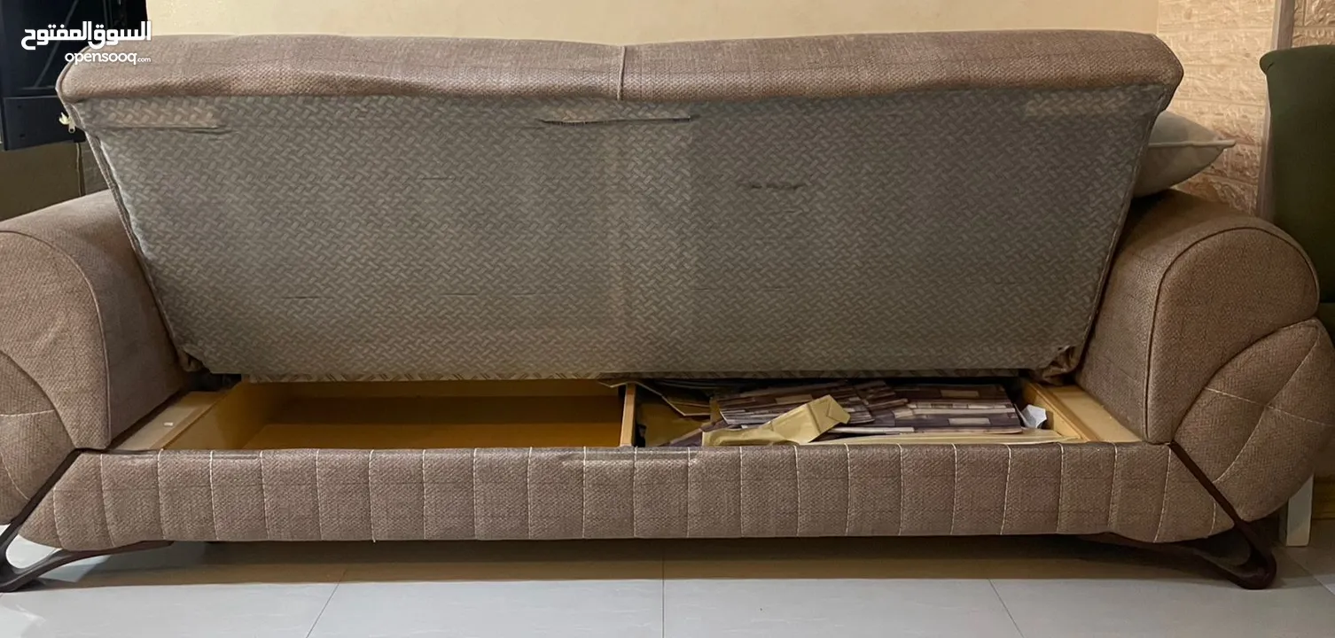 قطعة واحدة... وظيفتين، كنباي تتحول لسرير