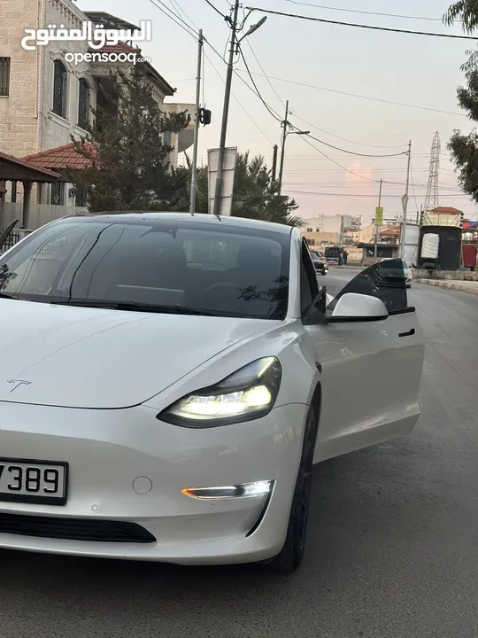 تسلا موديل 3 لون أبيض لؤلؤي 2022 Tesla model 3 . 2022