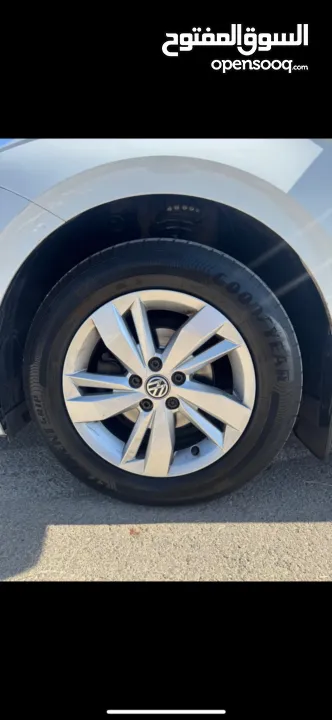 بولو - اوتوماتيك - انتاج 20 دهان شركة بالكامل ولا ضربة وعداد 55 الف عالكاش 79 الف شامل ترخيص وتامين