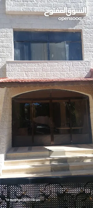 عقار سكني مميز للبيع في عمان الغربية الچاردنز قريب من كل الخدمات مع إطلالة بوجهتين