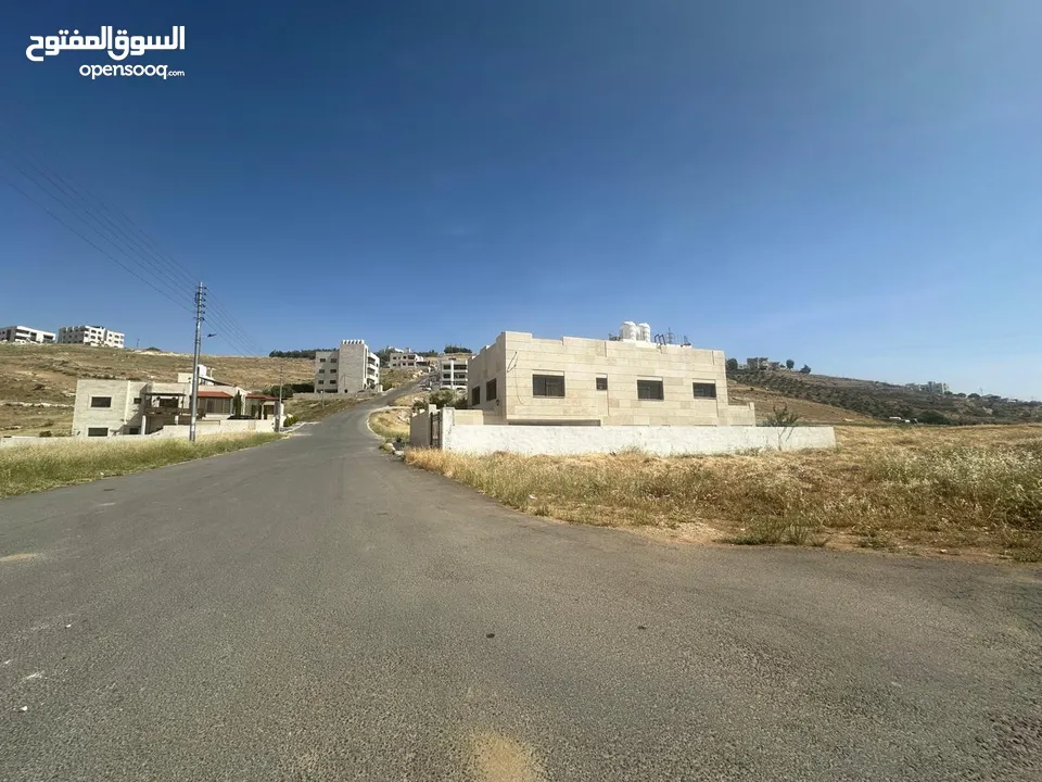 ارض للبيع مرج الحمام  حوض القصير  اسكان المهندسين  بالقرب من ترخيص غرب عمان سكن ج احكام خاصه