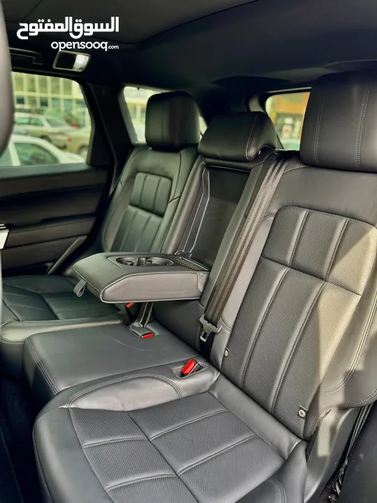 سيارة Range Rover للإيجار اليومي او الأسبوعي