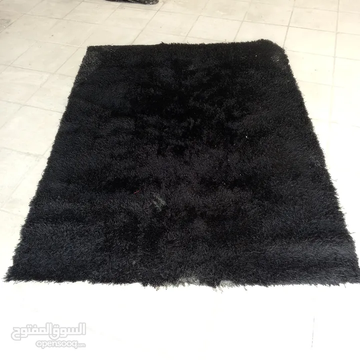 سجاد فرو اسود للبيع