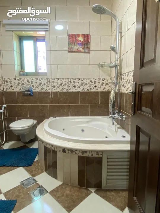 شقة مميزة بإطلالة رائعة سوبر ديلوكس على الشارع الرئيسي. منطقة خلة قيس قريبة جدا على بيت جالا ...