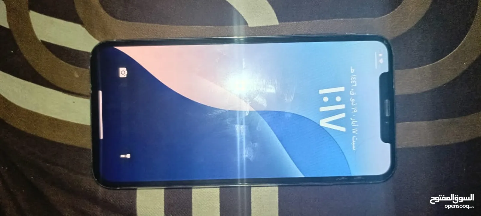 جهاز آيفون xs max