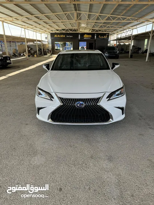 Lexus ES 300h 2021  لكزس هايبرد حره غير مجمركه ، البيع : مجمرك جاهز او بدون جمرك حره