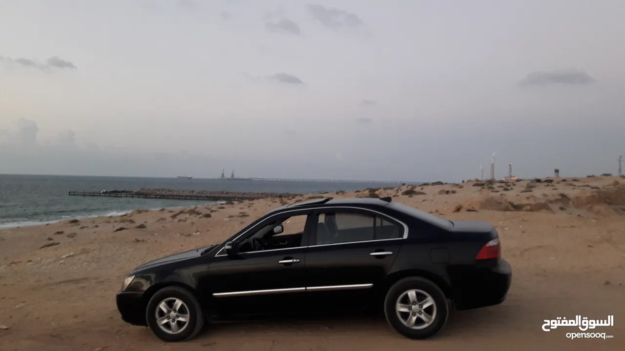 سيارة كايا لوتز 2008 لون اسود