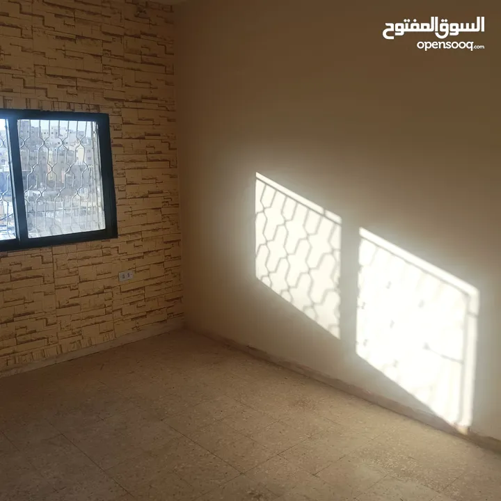 شقتين للبيع في حي نزال