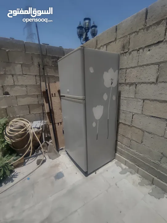 ثلاجه شارب مستعمل للبيع