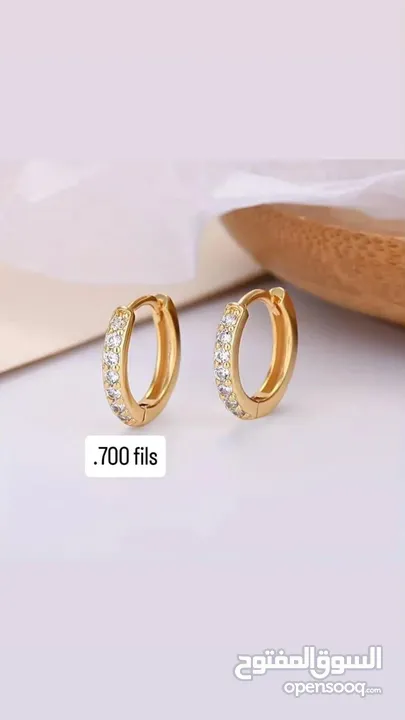 Ladies assorted accessories excellent quality and in affordable price . Amazing collections