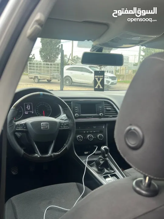 Seat Leon 2018 / جير عادي / مميزة وبسعر مميز