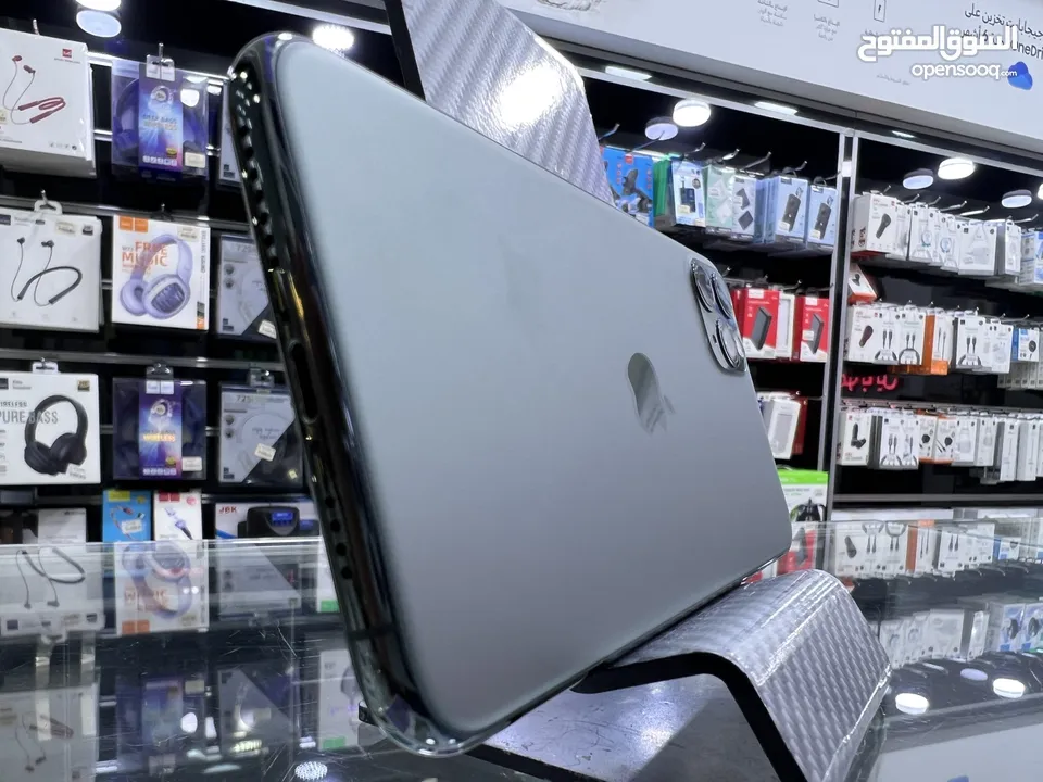 Used iPhone 11 Pro Max (256) GB  ايفون 11 برو ماكس مستعمل بحالة ممتازة  غير مفتوح او مصلح ابدا (^_^)