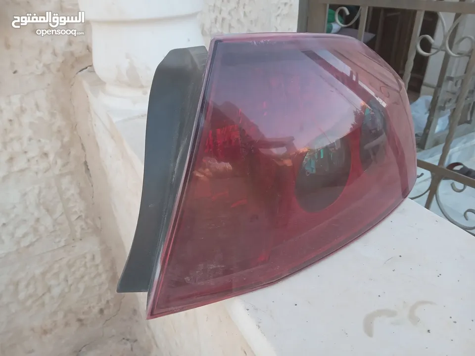 ضو خلفي بيجو 407