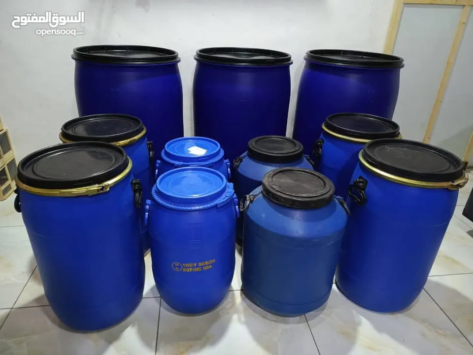براميل بلاستيك نظاف جدا للبيع