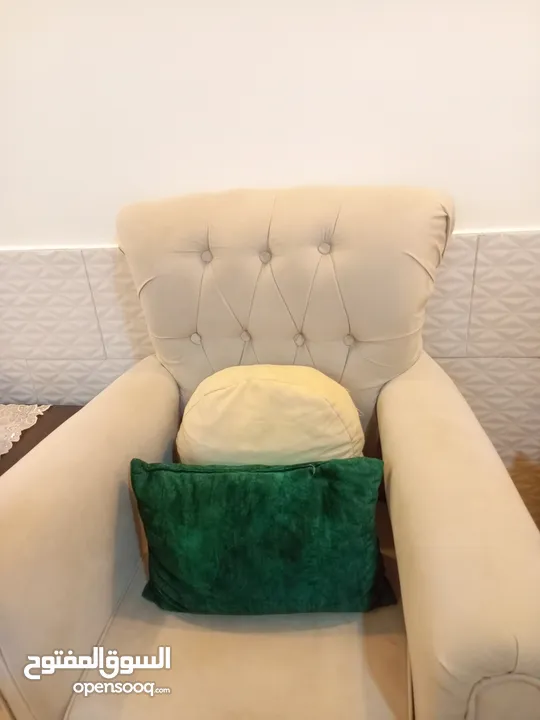 كنب للبيع شبه حديد استعمال بسيط جدا