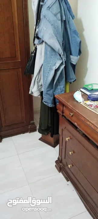 غرفة نوم بحاله ممتازه