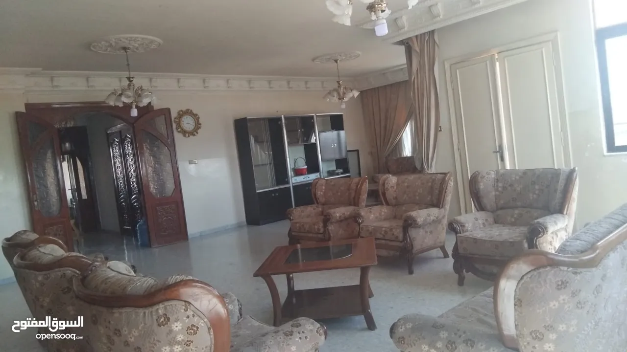 شقه طابقيه للبيع الزرقاء جبل طارق