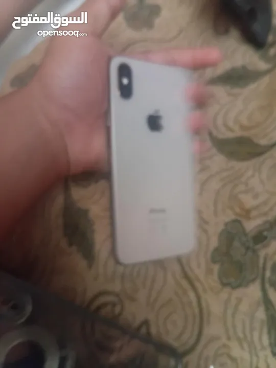 ايفون اكس اس للبيع بس ب80 غير قابل للتفاوض التلفون كل مواصفاتو تحت