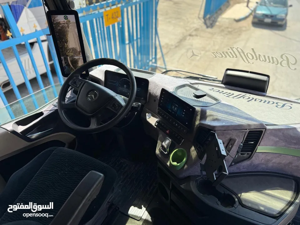 سيارة شحن مرسيدس  2020 mb5 قياس 2545 مع ونش طوب نوع palfinggr مع صندوق جناب المنيوم