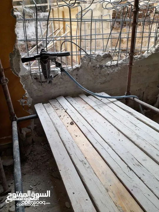 كمبريسات للايجار ابو عبدالله  حفر جورانجاصه جميع الاعماق  كافه أعمال الحفريات هدم عمارت تحرير قصات