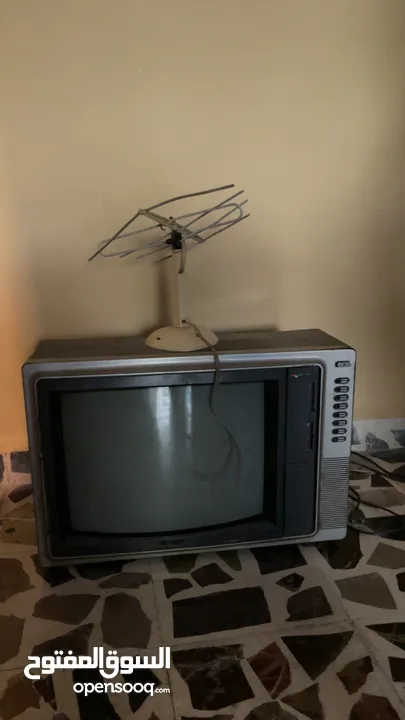 تلفزيون قديم جيل  70