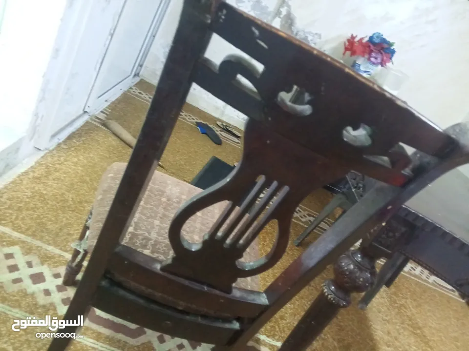 طاولة سفره مستخدمه استخدام بسيط