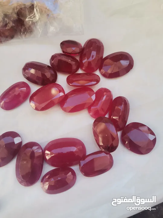 Emerelad زمرد اخضر طبيعي اصلي زامبيا سعر القيراط 100دولار.. طبيعي اصلي غير مسخن ولا معالج.  تحفه روع