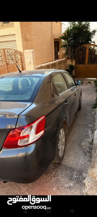 بيجو 2015 بحالة ممتازة ماشية كيلومتر 109000 بنزين فقط كاش